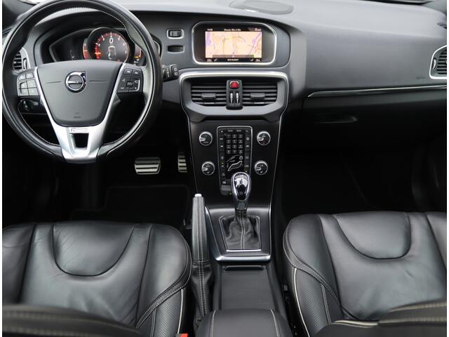 Volvo V40 1.5 T3 Polar+ R-design | Panoramadak | Leder | Trekhaak | H/K | NAP