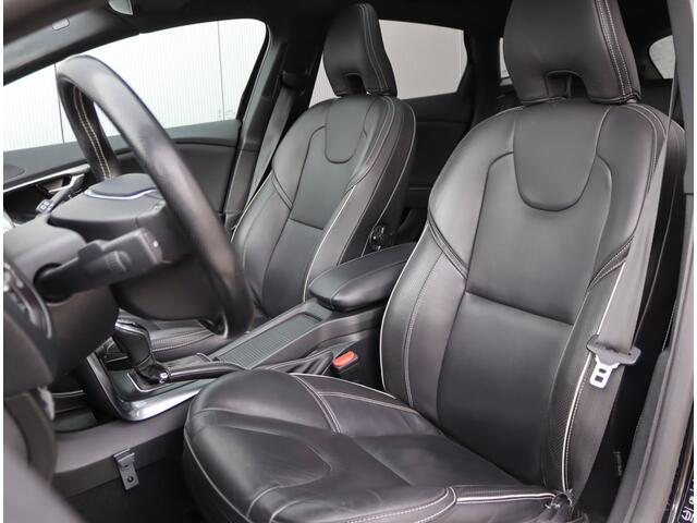 Volvo V40 1.5 T3 Polar+ R-design | Panoramadak | Leder | Trekhaak | H/K | NAP