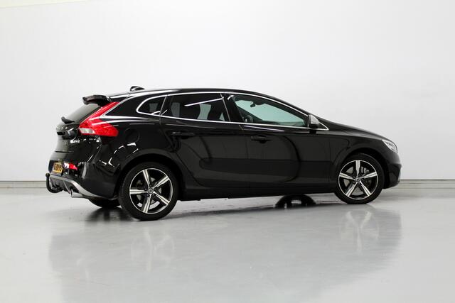 Volvo V40 1.5 T3 Polar+ Sport 153PK | RIJKLAAR | R-DESIGN | ALCANTARA/LEER | AUTOMAAT | PANORAMADAK | HARMAN KARDON | AFN.TREKHAAK | PARK.SENSOREN