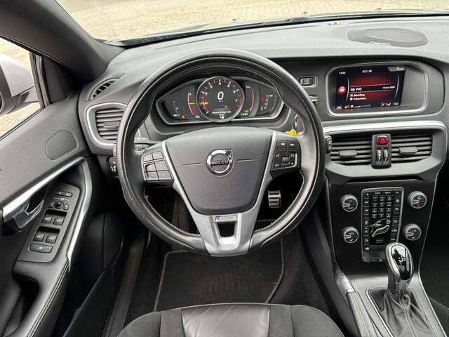 Volvo V40 1.5 T3 Polar+ R-Design Sport / NL Auto / Navi / Camera / Stoelverwarming / Panoramadak /