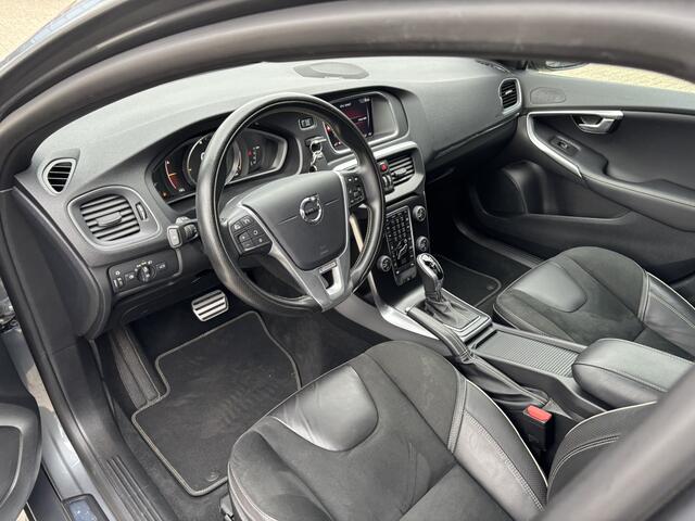Volvo V40 1.5 T3 Polar+ R-Design Sport / NL Auto / Navi / Camera / Stoelverwarming / Panoramadak /