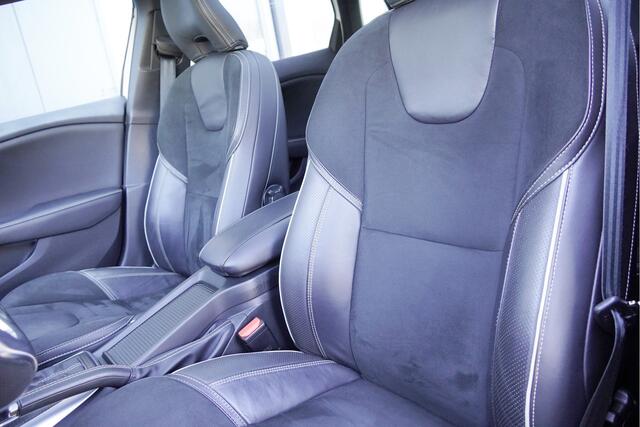 Volvo V40 1.5 T3 153PK Automaat! R-Design Polar+ Sport BJ2019 Lmv 17" | Led V+A | Pdc | Keyless entry | Panoramadak | Trekhaak | Achteruitrijcamera | Navi | Climate control | Cruise control | Verwarmde voorstoelen | Zwarte hemel | Harman/Kardon Audio