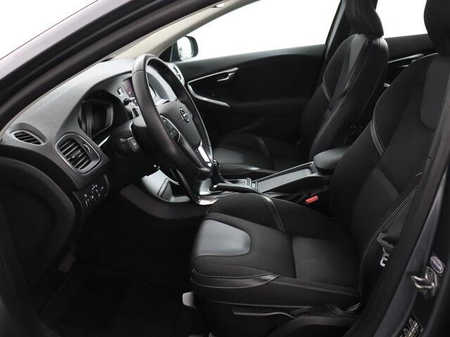 Volvo V40 1.5 T2 Nordic+ | Navigatie | Trekhaak | Voorruitverwarming | LED!