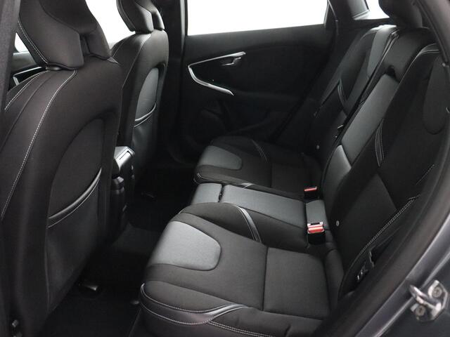 Volvo V40 1.5 T2 Nordic+ | Navigatie | Trekhaak | Voorruitverwarming | LED!