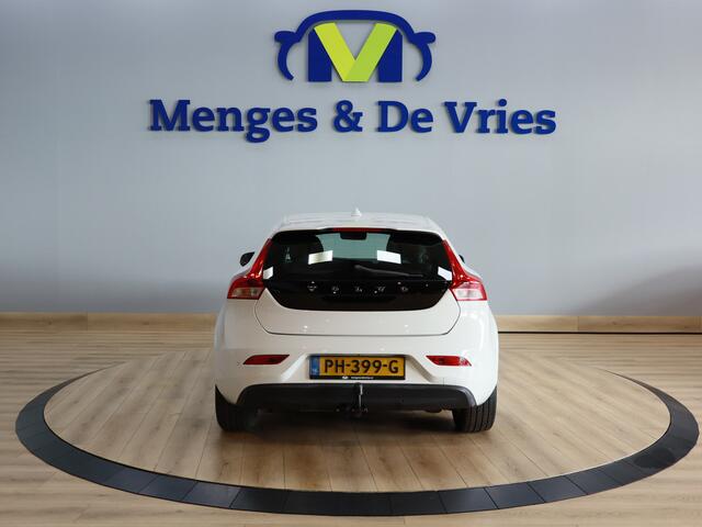 Volvo V40 1.5 T2 Nordic+ Standkachel | Trekhaak | Leder | Cruise Control | Navigatie | Stoelverwarming | Isofix | NAP