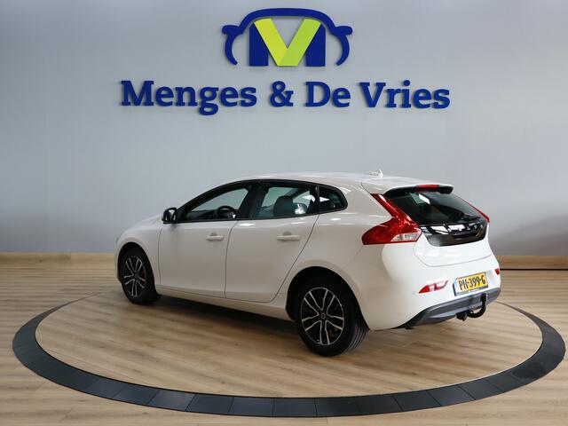 Volvo V40 1.5 T2 Nordic+ Standkachel | Trekhaak | Leder | Cruise Control | Navigatie | Stoelverwarming | Isofix | NAP