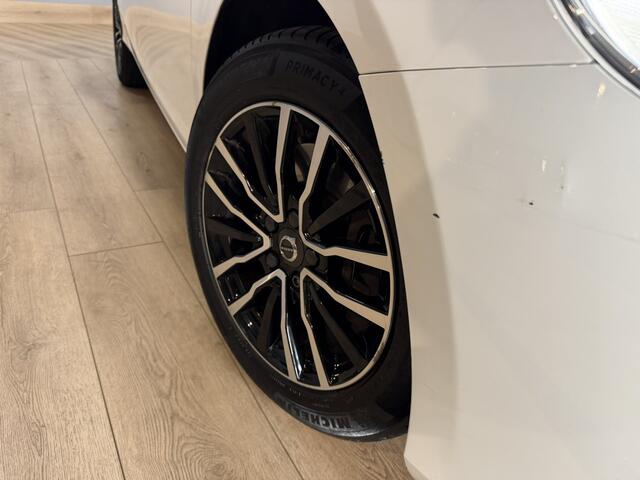 Volvo V40 1.5 T2 Nordic+ Standkachel | Trekhaak | Leder | Cruise Control | Navigatie | Stoelverwarming | Isofix | NAP