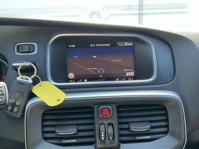 Volvo V40 2.0 D3 Business Sport Automaat Pano Nav/Cam Stoelverw Leer Orig.NL Voll.Onderhouden!
