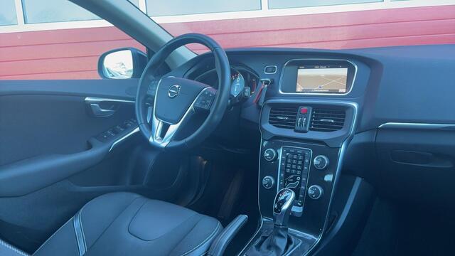 Volvo V40 1.5 T2 Nordic+ AUTOMAAT / FULL LED / STANDKACHEL / STOELVERW / NAVI / CLIMA / PDC / BLUETOOTH / CRUISE / NL-AUTO