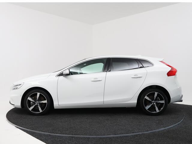 Volvo V40 1.5 T3 Polar+ Sport | Panoramadak | 153 PK |