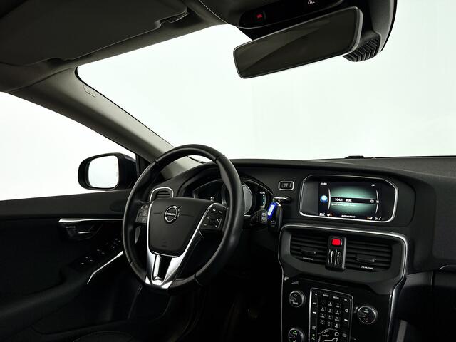 Volvo V40 T3 Nordic+ | Park assist | Stoelverwarming | Cruise control | Navigatie