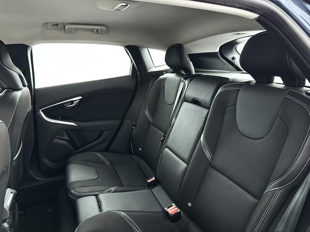 Volvo V40 T3 Nordic+ | Park assist | Stoelverwarming | Cruise control | Navigatie