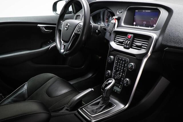 Volvo V40 2.0 T4 Business Sport | HALF LEDER | STOELVERWARMING | CAMERA | TREKHAAK AFNEEMBAAR