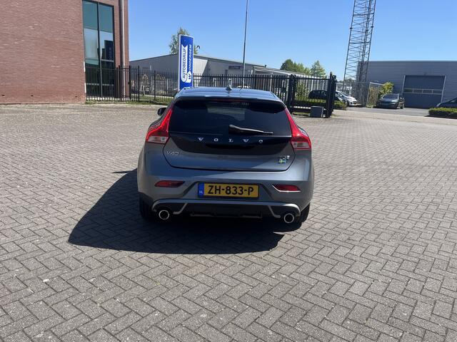 Volvo V40 1.5 T3 Polar+ R-Design Sport Pano Navi Trekhaak Automaat