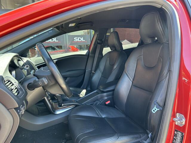 Volvo V40 1.5 T2 Polar+ // MEMORY SEAT // DODEHOEKDETECTIE // LEDER // FULL LED // NAVI // CAMERA // STOELVERWARMING // PDC V+A