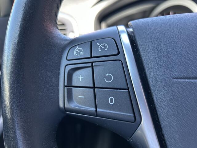 Volvo V40 1.5 T2 Polar+ // MEMORY SEAT // DODEHOEKDETECTIE // LEDER // FULL LED // NAVI // CAMERA // STOELVERWARMING // PDC V+A