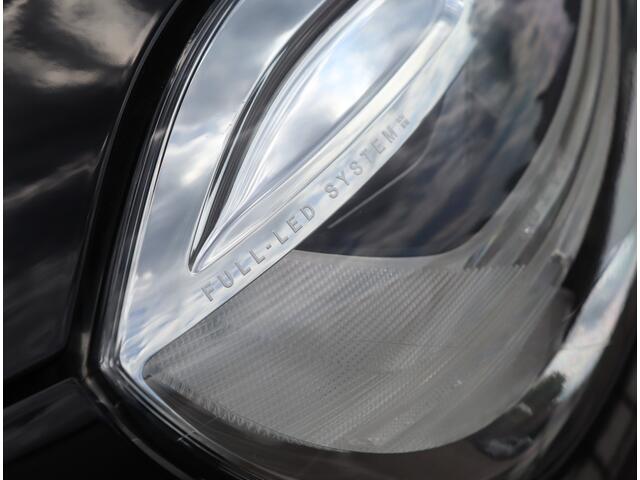 Volvo V40 1.5 T3 Momentum | Trekhaak | Stoelverwarming | Org. NL