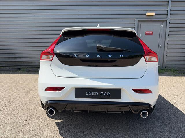Volvo V40 1.5 T3 Polar+ Sport / Audio Harman Kardon / Panorama dak / 17" Velgen /
