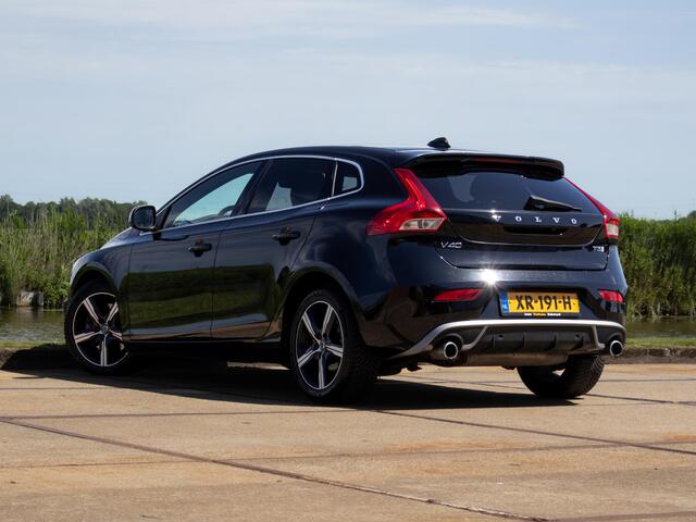 Volvo V40 1.5 T3 Polar+ Sport R-Design LED Pano 18"