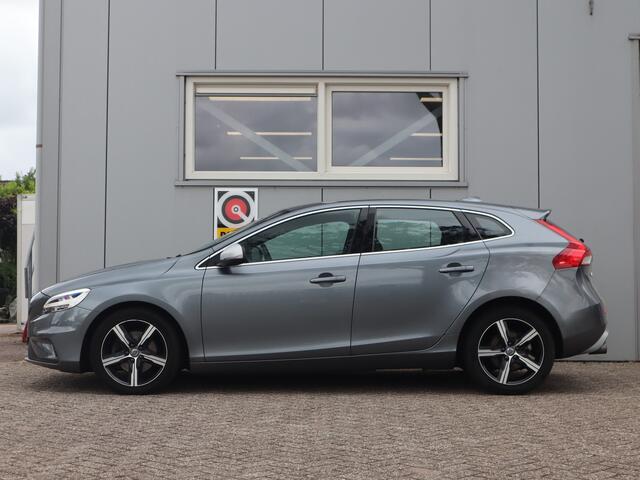 Volvo V40 2.0 T4 Business Sport R-Design / Stoel verwarming / Cruise / D-Riem reeds vervangen
