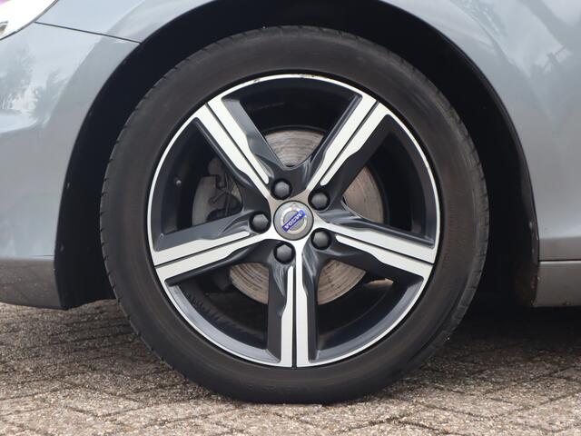 Volvo V40 2.0 T4 Business Sport R-Design / Stoel verwarming / Cruise / D-Riem reeds vervangen