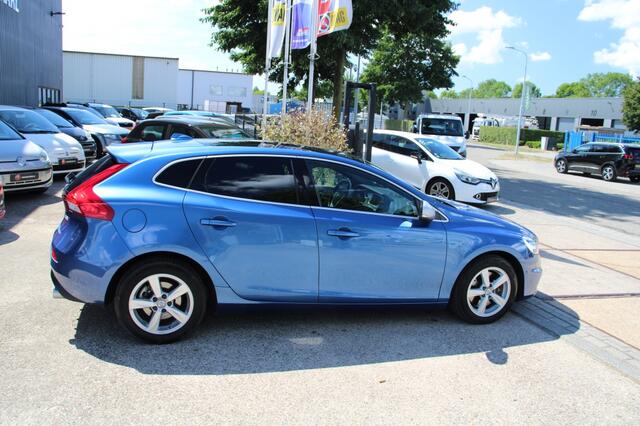Volvo V40 1.5 T3 Polar+ Sport / lederen bekleding / stoelverwarming