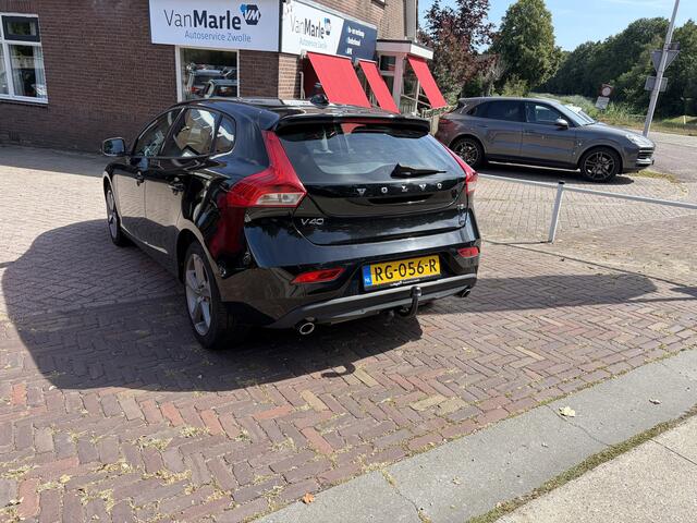 Volvo V40 2.0 T3 Nordic+ TREKHAAK PDC STOELVERWARMING
