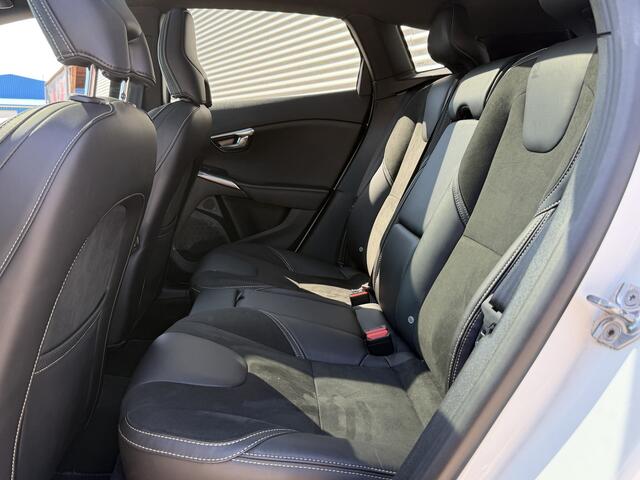 Volvo V40 1.5 T3 Polar+ Sport R-design | Nieuw Binnen! | Carplay | Pano | Stoelverwarming | Trekhaak |