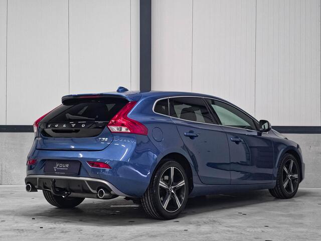 Volvo V40 1.5 T3 Polar+ Sport | Trekhaak | Panoramadak | H&K | Camera |