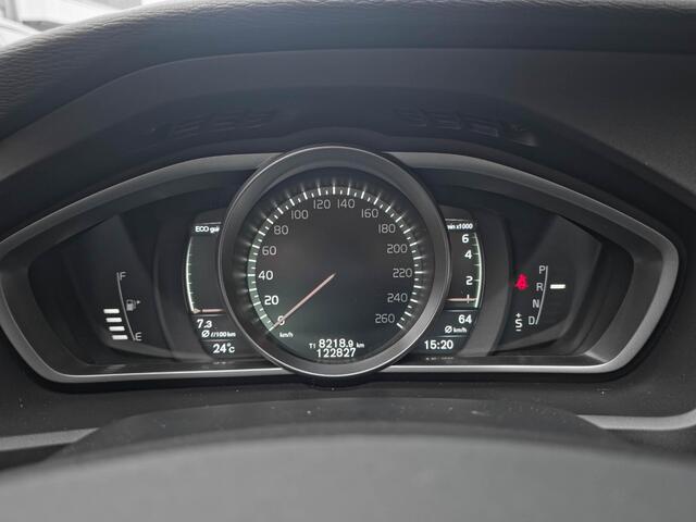 Volvo V40 1.5 T3 Polar+ Sport | Trekhaak | Panoramadak | H&K | Camera |
