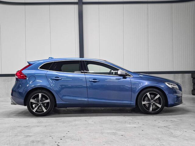 Volvo V40 1.5 T3 Polar+ Sport | Trekhaak | Panoramadak | H&K | Camera |