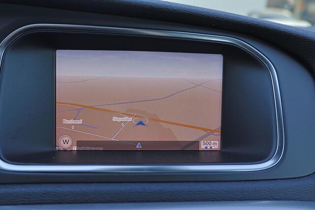 Volvo V40 T4 Business Sport - LED-koplampen - Sensus navigatie - Verwarmbare voorstoelen