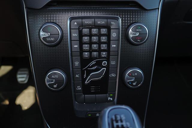 Volvo V40 T4 Business Sport - LED-koplampen - Sensus navigatie - Verwarmbare voorstoelen