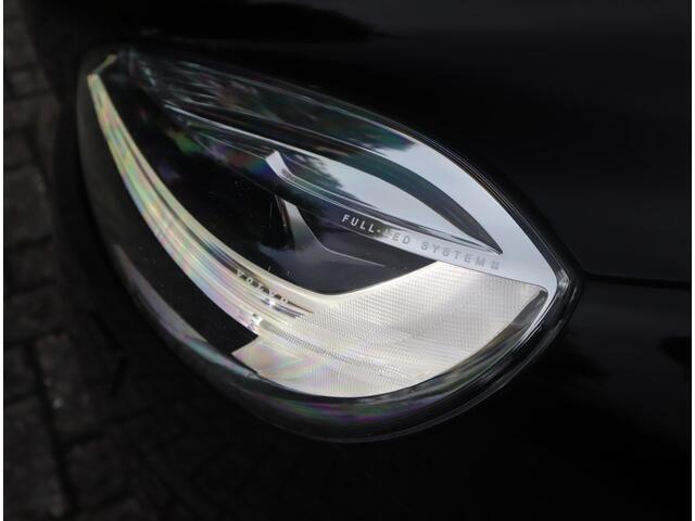 Volvo V40 2.0 D2 Nordic+ Navi / Elekramen / Cruise / Lm-velgen / Stoelverw / Keurig onderhouden / Voldoende Apk /