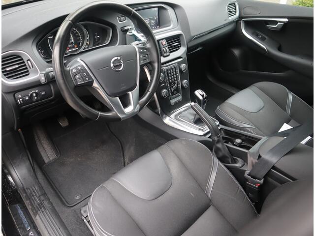 Volvo V40 2.0 D2 Nordic+ Navi / Elekramen / Cruise / Lm-velgen / Stoelverw / Keurig onderhouden / Voldoende Apk /