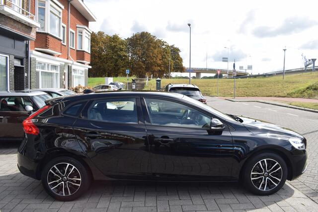 Volvo V40 2.0 T2 Inscription Climate Cruise PDC Navi