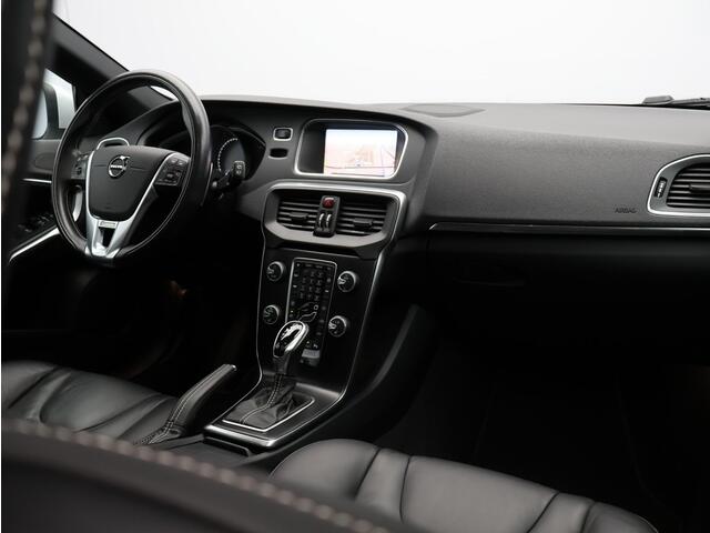Volvo V40 T3 Automaat Polar+ Sport R-Design / Trekhaak / Adapt. cruise / Standkachel / Elektr. bed. stoelen / BLIS / Stoel+stuurwielverwarming