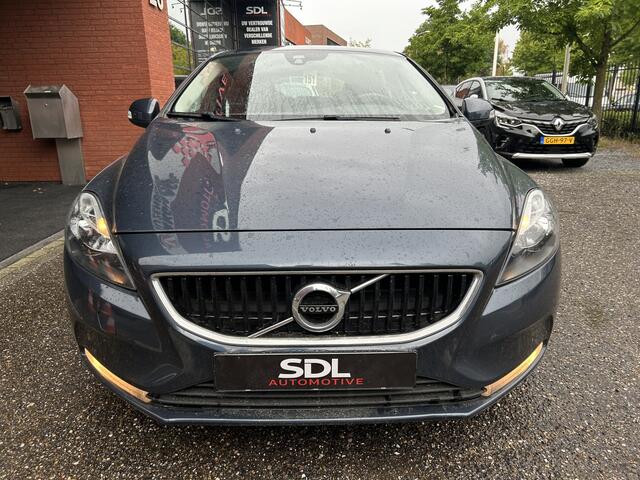 Volvo V40 2.0 T2 Nordic+ // LEDER // NAVI // CRUISE // CLIMA // PDC // TREKHAAK!!