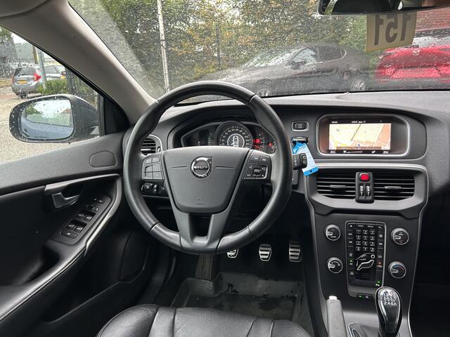 Volvo V40 2.0 T2 Nordic+ // LEDER // NAVI // CRUISE // CLIMA // PDC // TREKHAAK!!