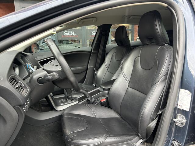 Volvo V40 2.0 T2 Nordic+ // LEDER // NAVI // CRUISE // CLIMA // PDC // TREKHAAK!!