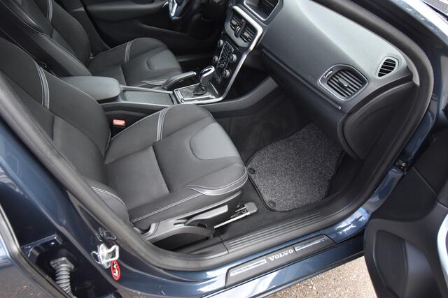 Volvo V40 1.5 T2 Nordic+ , CLIMATRONIC , V ST VERW , LED KOPL , NAVI , BL TOOTH ,