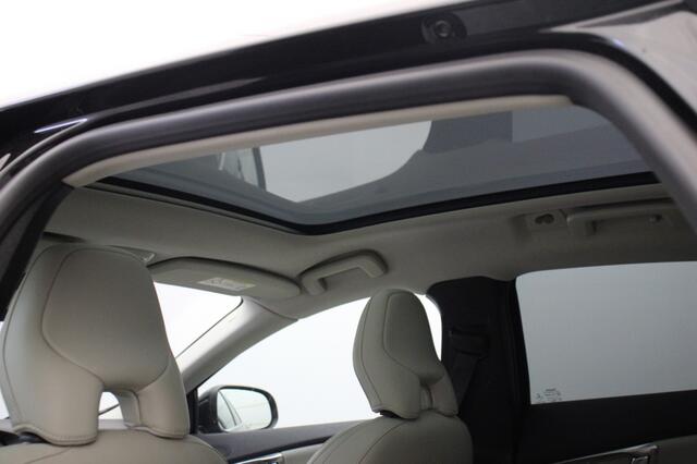 Volvo V40 1.5 T3 Nordic+ Automaat - Panorama, Navi, Camera, Leer, Memory, Stoelverw.