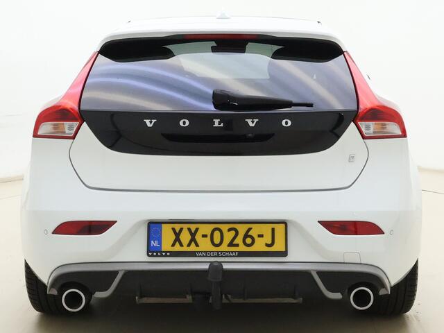 Volvo V40 T3 152PK Polar+ Sport / 18 inch velgen / H&K audio / Trekhaak / Panoramisch dak / Pdc camera / Bluetooth / Stoelverwarming.