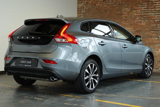 Volvo V40 T3 Automaat Dynamic Edition | Panoramadak | Climate Control | Stoelverwarming | Parkeercamera | Keyless Entree | Parkeersensoren voor + achter | Dealeronderhouden | High Performance Audio | Volvo on Call |