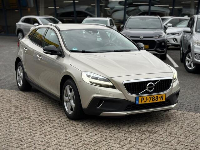 Volvo V40 CROSS COUNTRY 1.5 T3 A/T TREKHAAK