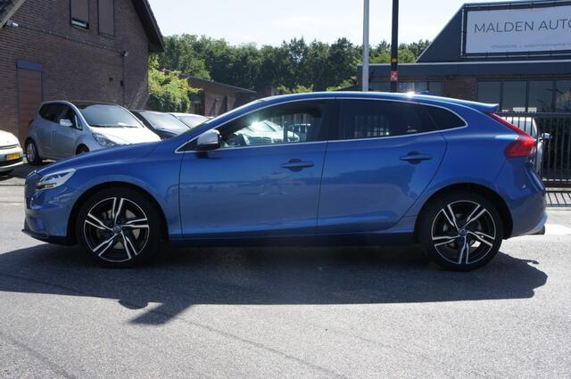 Volvo V40 2.0 T4 BNS SPORT R-design 1e-EIG LEDER/PANO/TREKHAAK/CAMERA