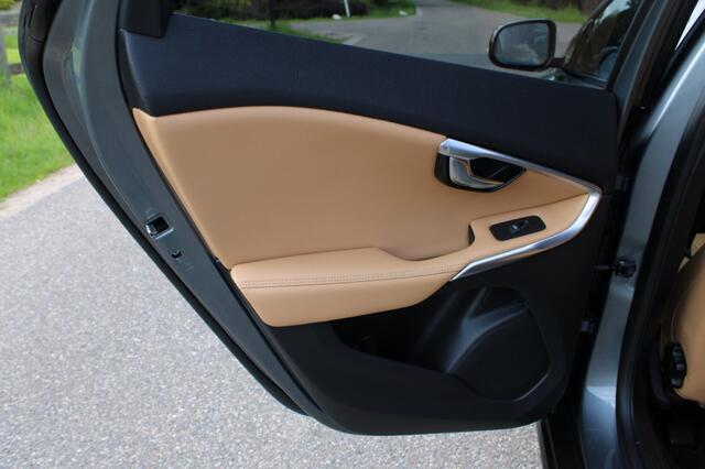 Volvo V40 1.5 T3 152pk Polar+ Luxury automaat leer/panodak/ECC/cruise/navi/PDC