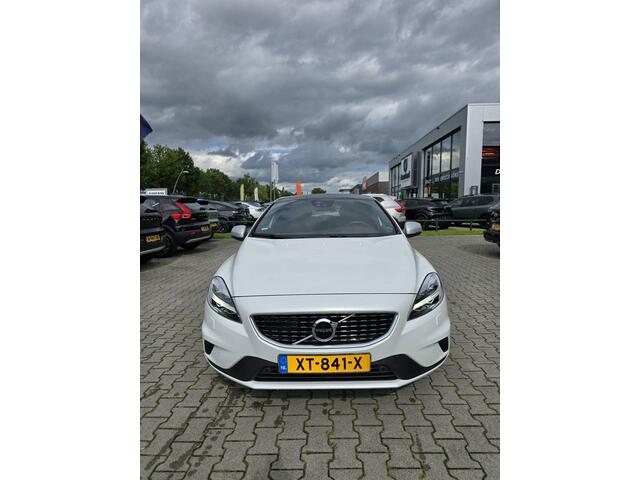 Volvo V40 T3 aut. Polar+ Sport | Adaptieve Cruise | 1e eigenaar | All Season banden | Dealer onderhouden