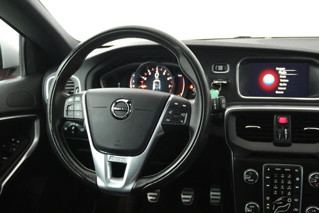 Volvo V40 2.0 T4 Business Sport (STOELVERWARMING, CRUISE CONTROL, NAVIGATIE, PARKEERSENSOREN)