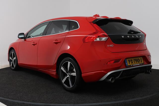 Volvo V40 2.0 T4 Business Sport (STOELVERWARMING, CRUISE CONTROL, NAVIGATIE, PARKEERSENSOREN)